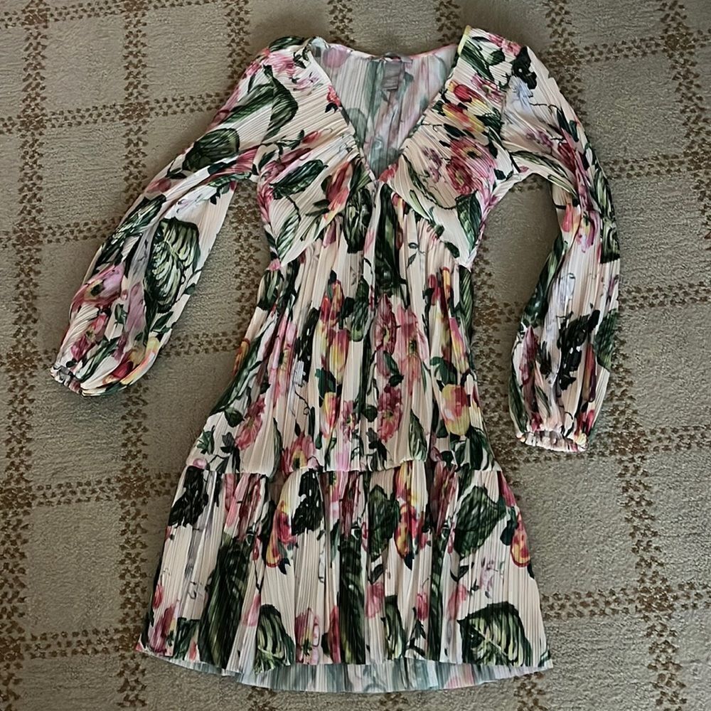 H & M long sleeved floral flowy dress XS